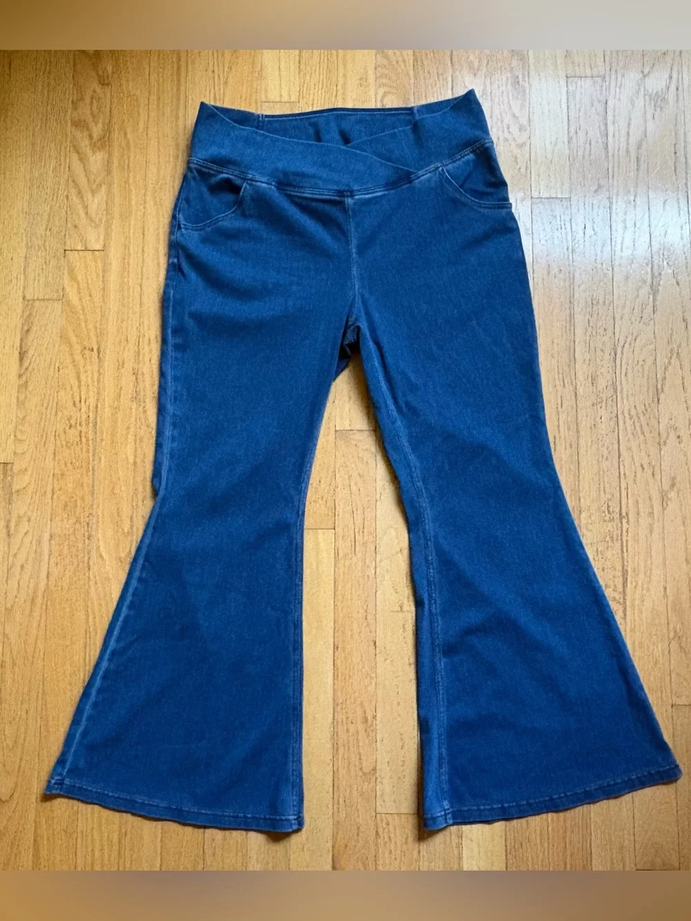 HALARA Flex™ Crossover High Waisted Flare Jeans in Blue Wash -XL Petite NWT